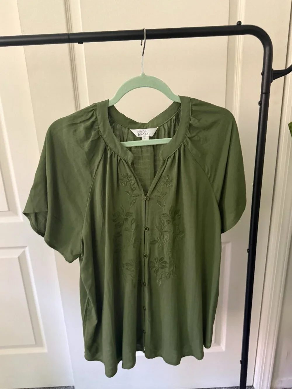 Market & Spruce Gretchen Button Detail Blouse